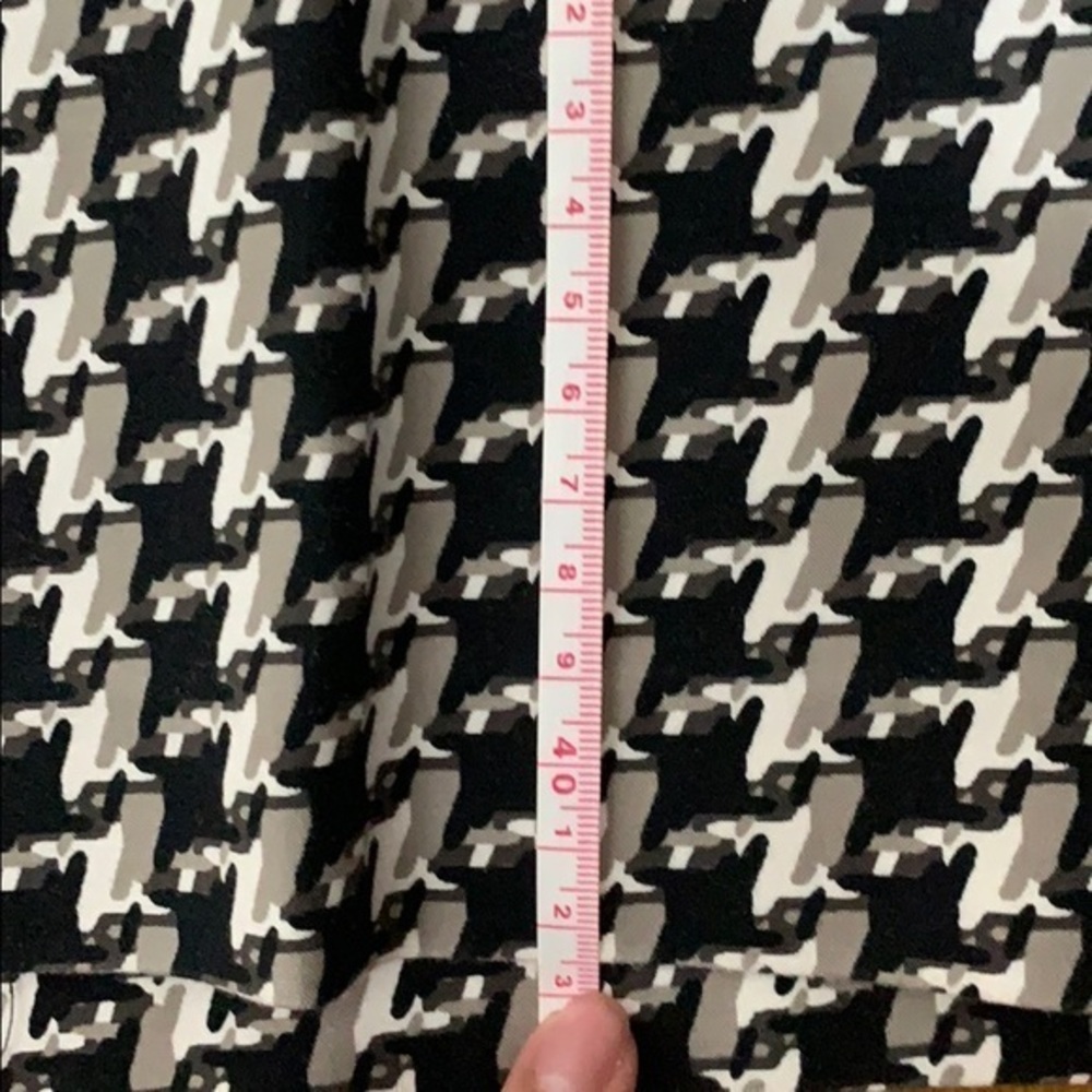 Banana republic skirt black and white‎ - Picture 3 of 3